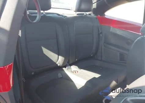 2012 Volkswagen Beetle 2.5L z USA, uszkodzony, nr VIN 3VWHP7AT0CM622354